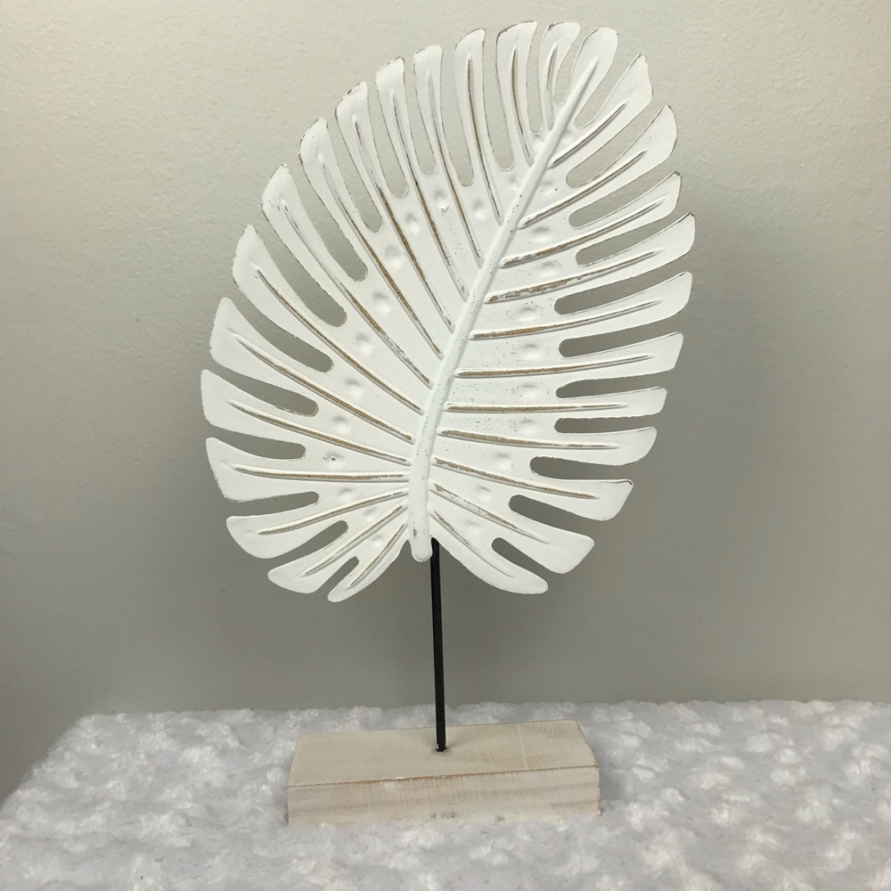 LEAF Wooden White Leaf stand Decor
